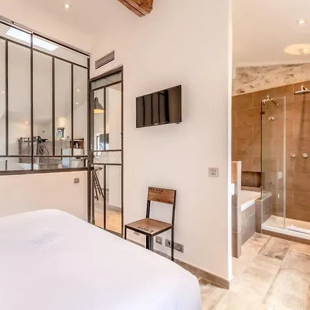 Design With A Sea View In St-tropez Port Apartment *