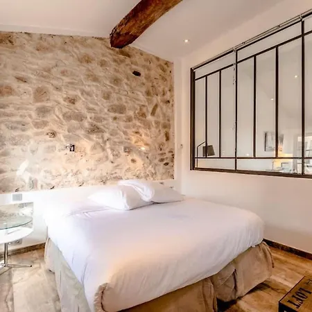 Apartment Design With A Sea View In St-tropez Port Saint-Tropez