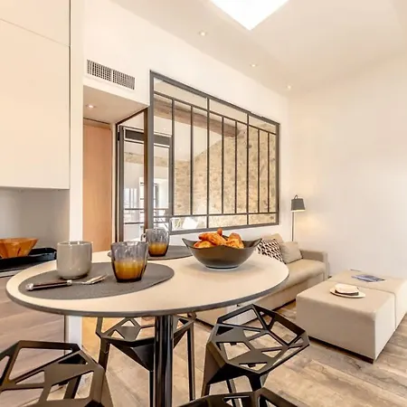 Apartment Design With A Sea View In St-tropez Port Saint-Tropez