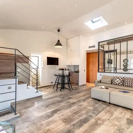 Apartment Design With A Sea View In St-tropez Port